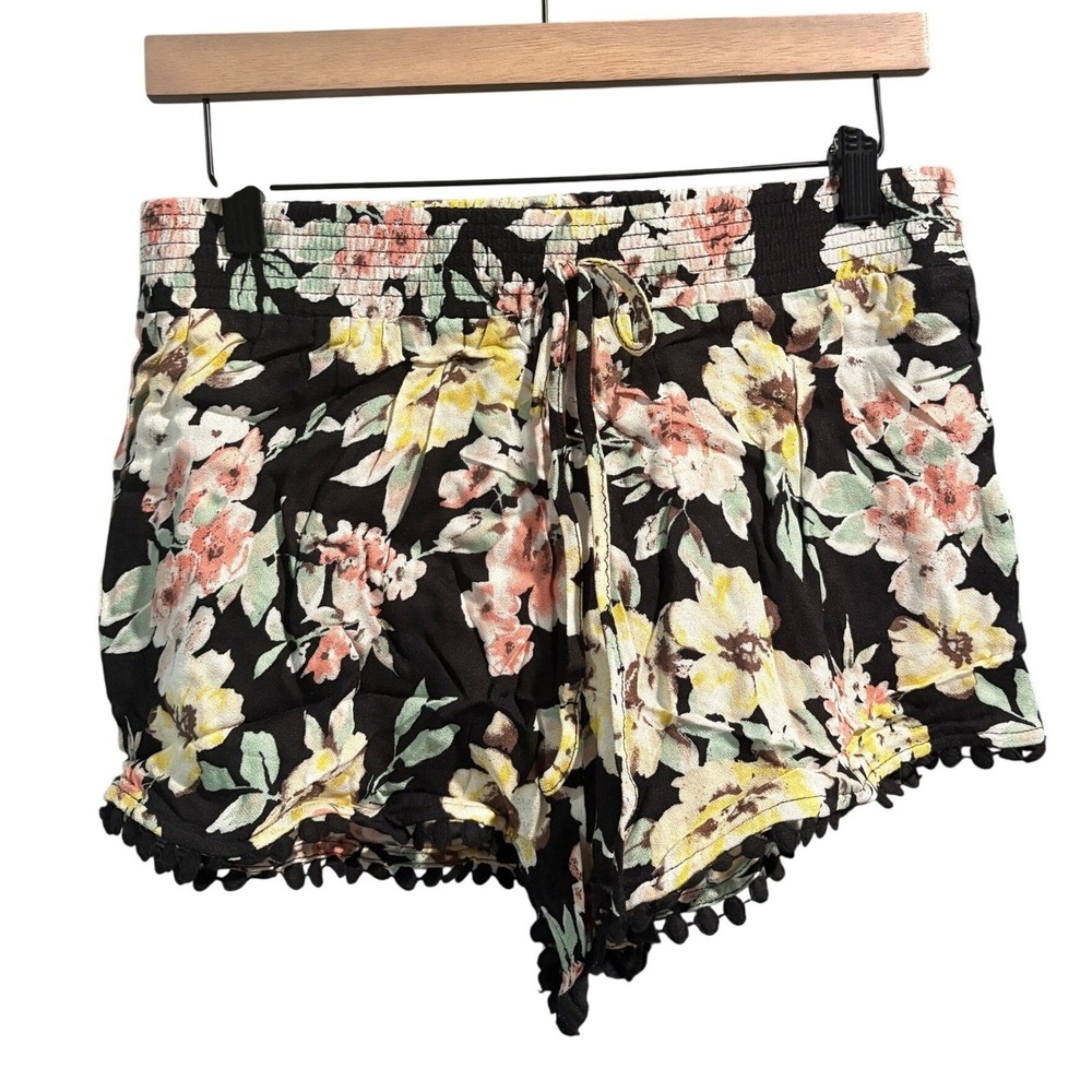 Blu‎ Pepper Black Floral Shorts Pom Pom Trim Rayon Smocked Waist Boho Medium
